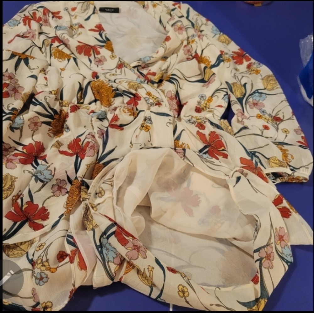 Vici Romper Shorts Floral Cream Ruffle Flowy Long Sleeve Women Small - Picture 8 of 8
